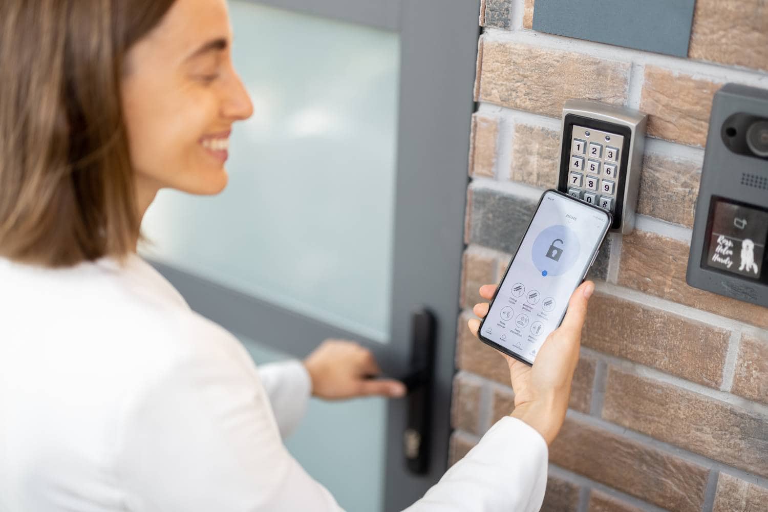 are there any special considerations for apartment or rental home security systems 1