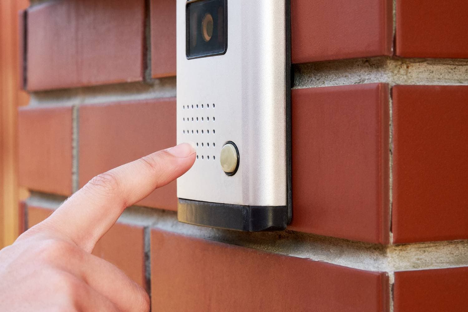 can you integrate smart doorbell cameras into my home security system 2