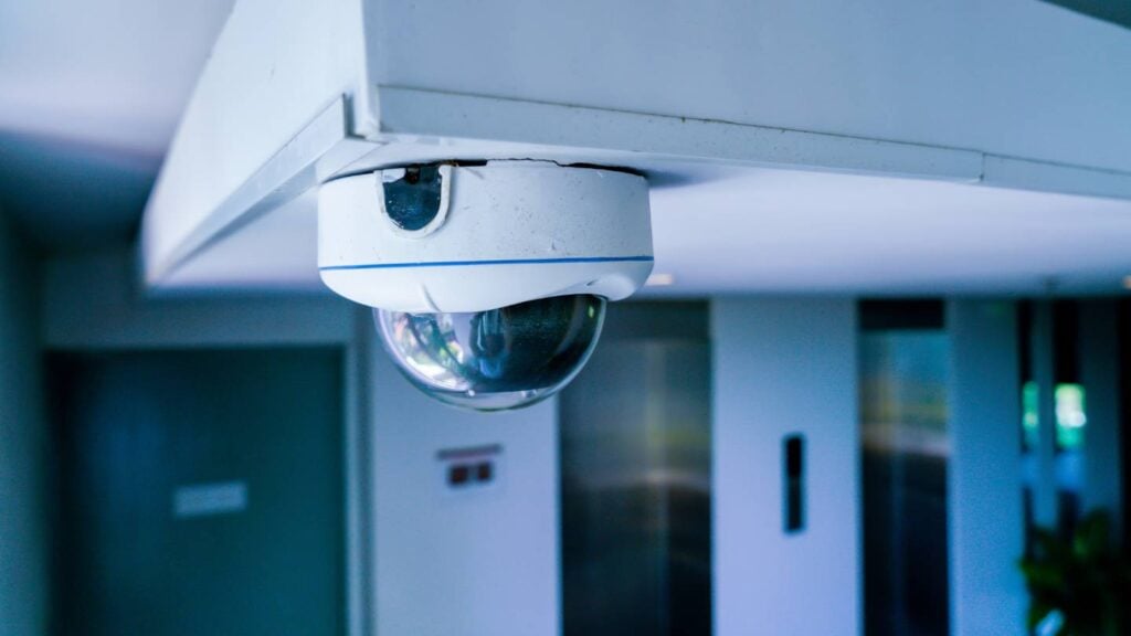 what are the key benefits of implementing cctv systems in hotels