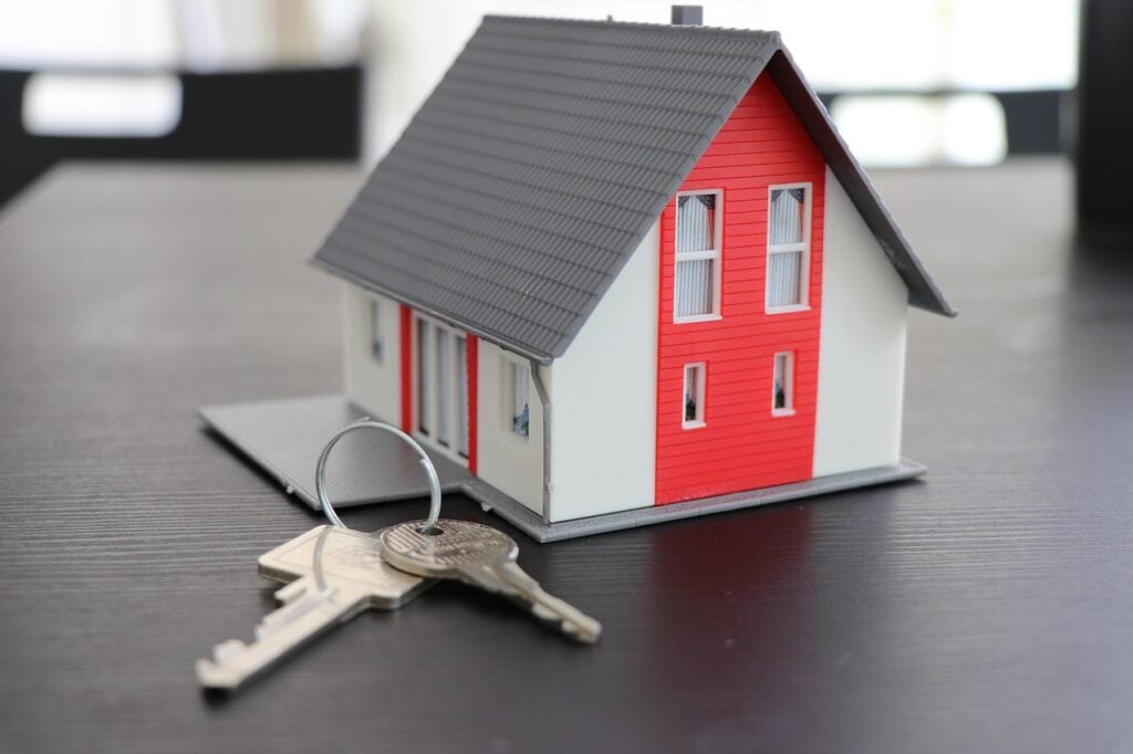 small-house-keys